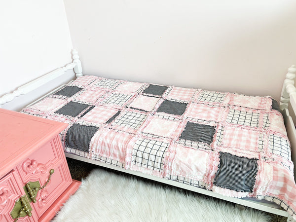 Antique French Style Rag Quilt Full Size Comforter, Big Handmade Rag Quilts, Pink and Black Bedding for Girls